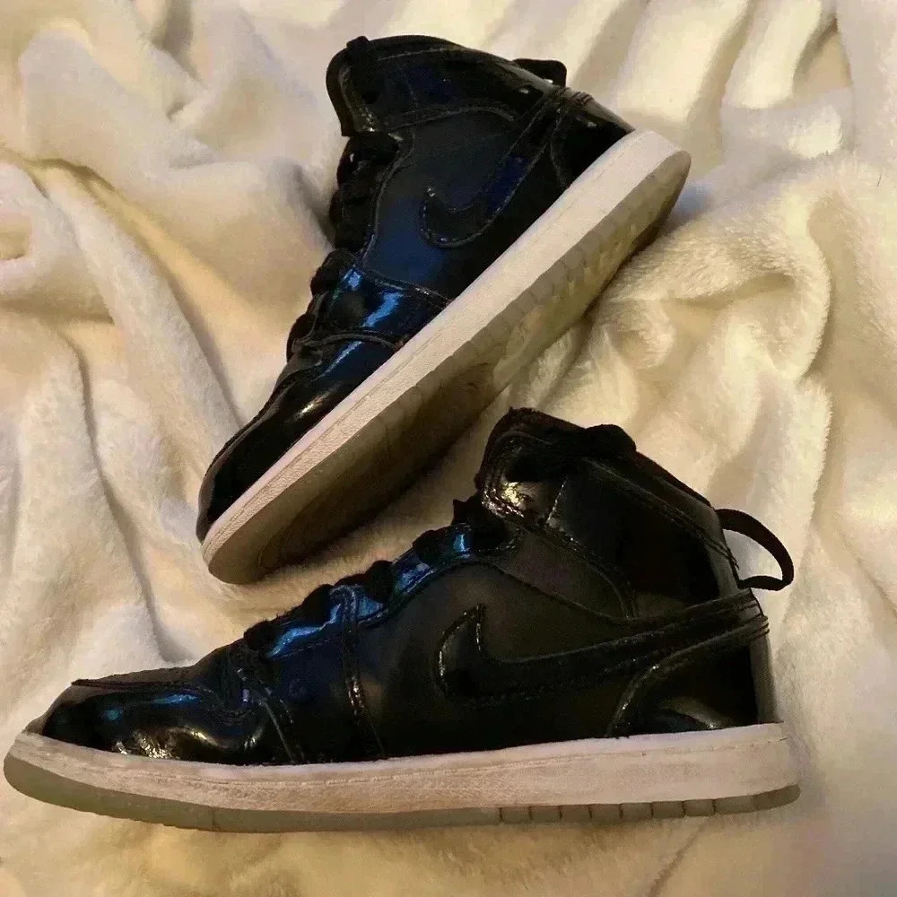 Jordan 1 mid black/dark concord/white‎ Boys shoes size 3Y - Picture 3 of 5